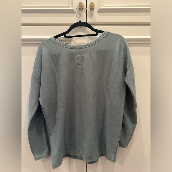 Chaser Small Button Sweatshirt. 💗⚡️ - Picture 2 of 3